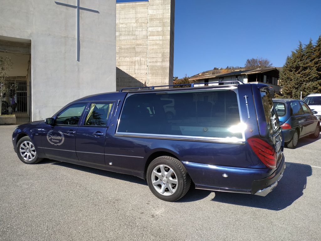 Carro funebre-Siciliano-a-Potenza-1024x768